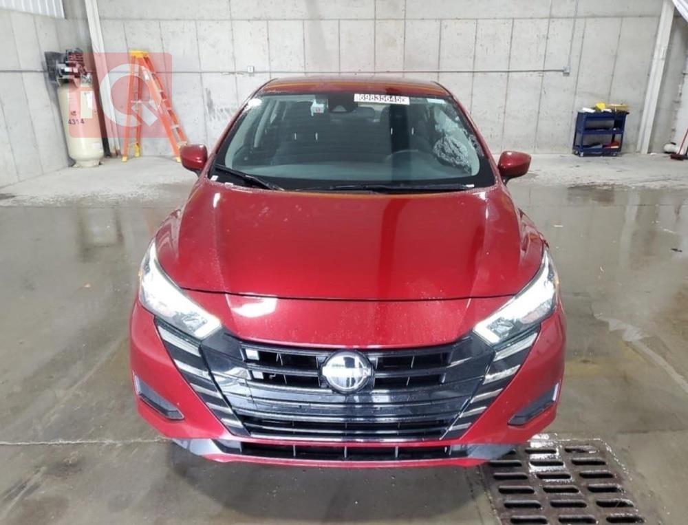 نیسان ڤێرسا